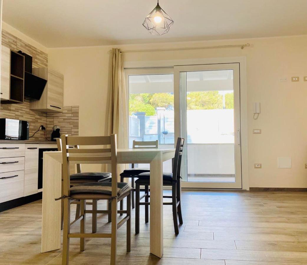 Appartement Nuova Residenza Dei 7 Pini A Pochi Passi Dal Mare à Porto Pino Extérieur photo